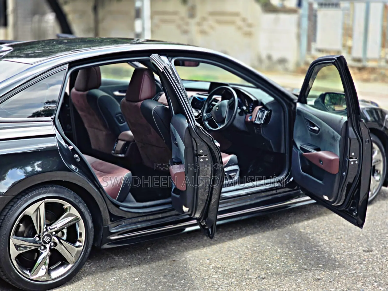 Toyota Crown 2018 Black
