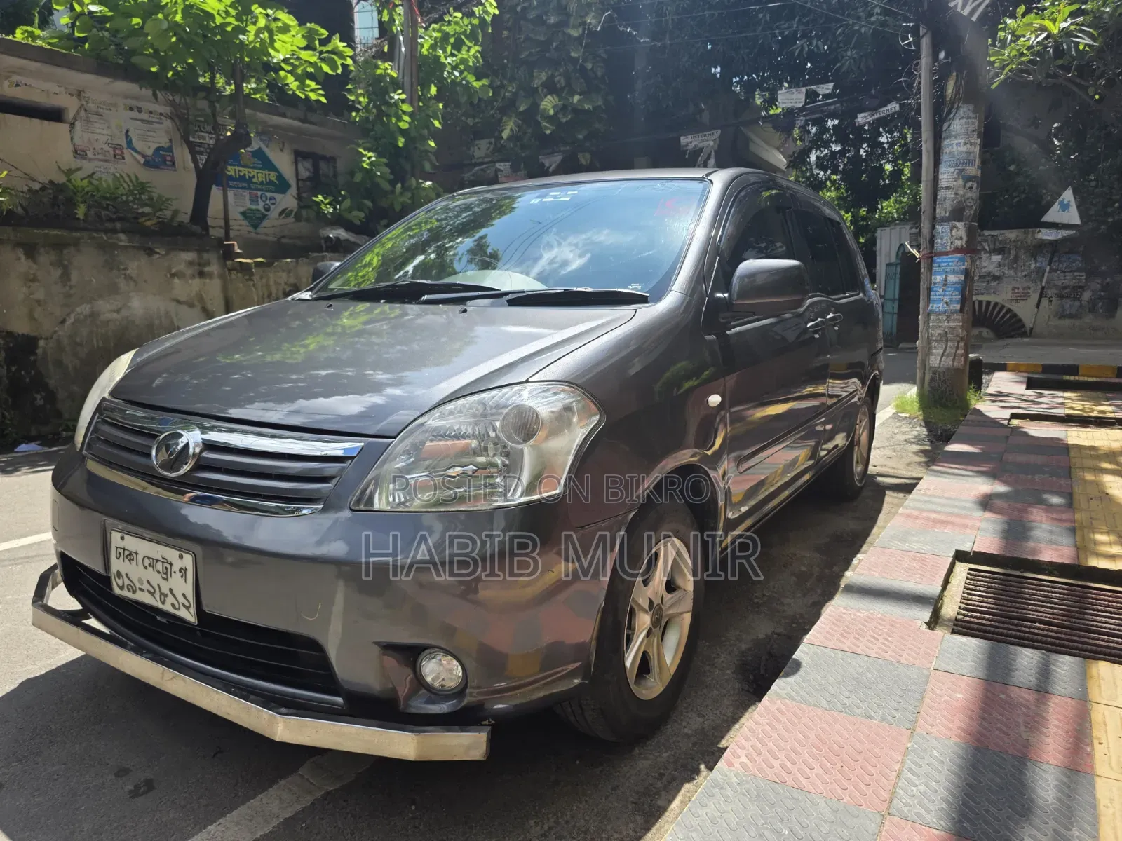 Toyota Raum 2011 Gray