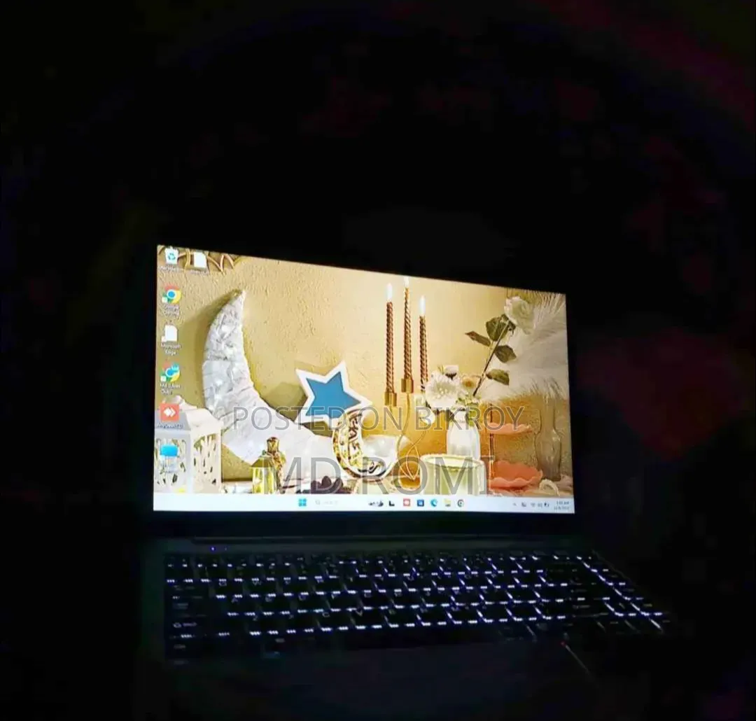Laptop 8gb Intel SSD 250gb
