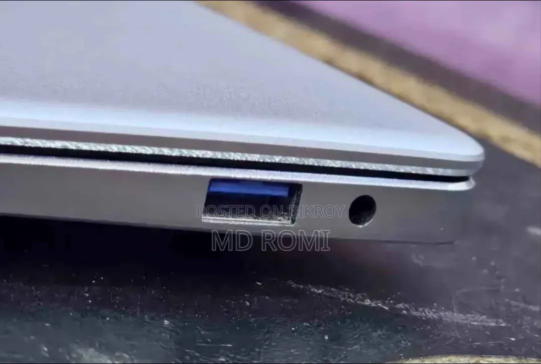 Laptop 8gb Intel SSD 250gb