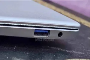 Laptop 8gb Intel SSD 250gb