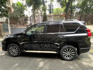 Toyota Land Cruiser Prado 2019 Black