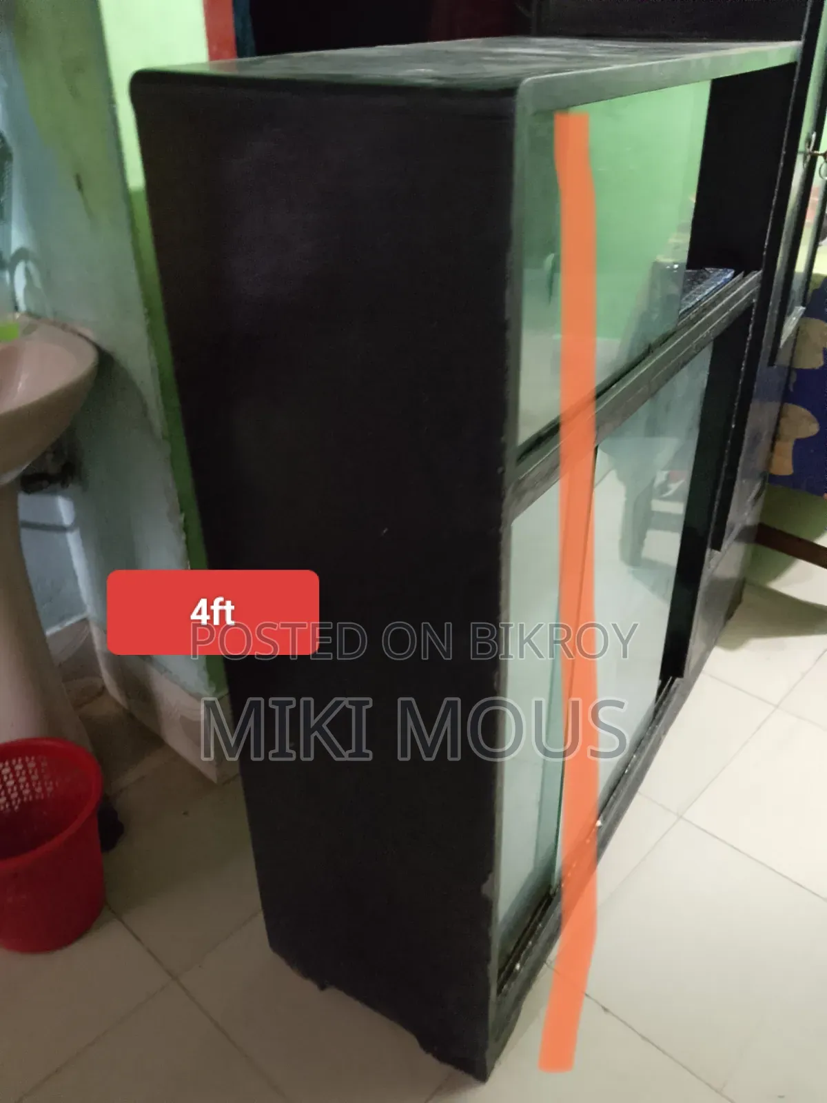 স্টিলের আলমারি
