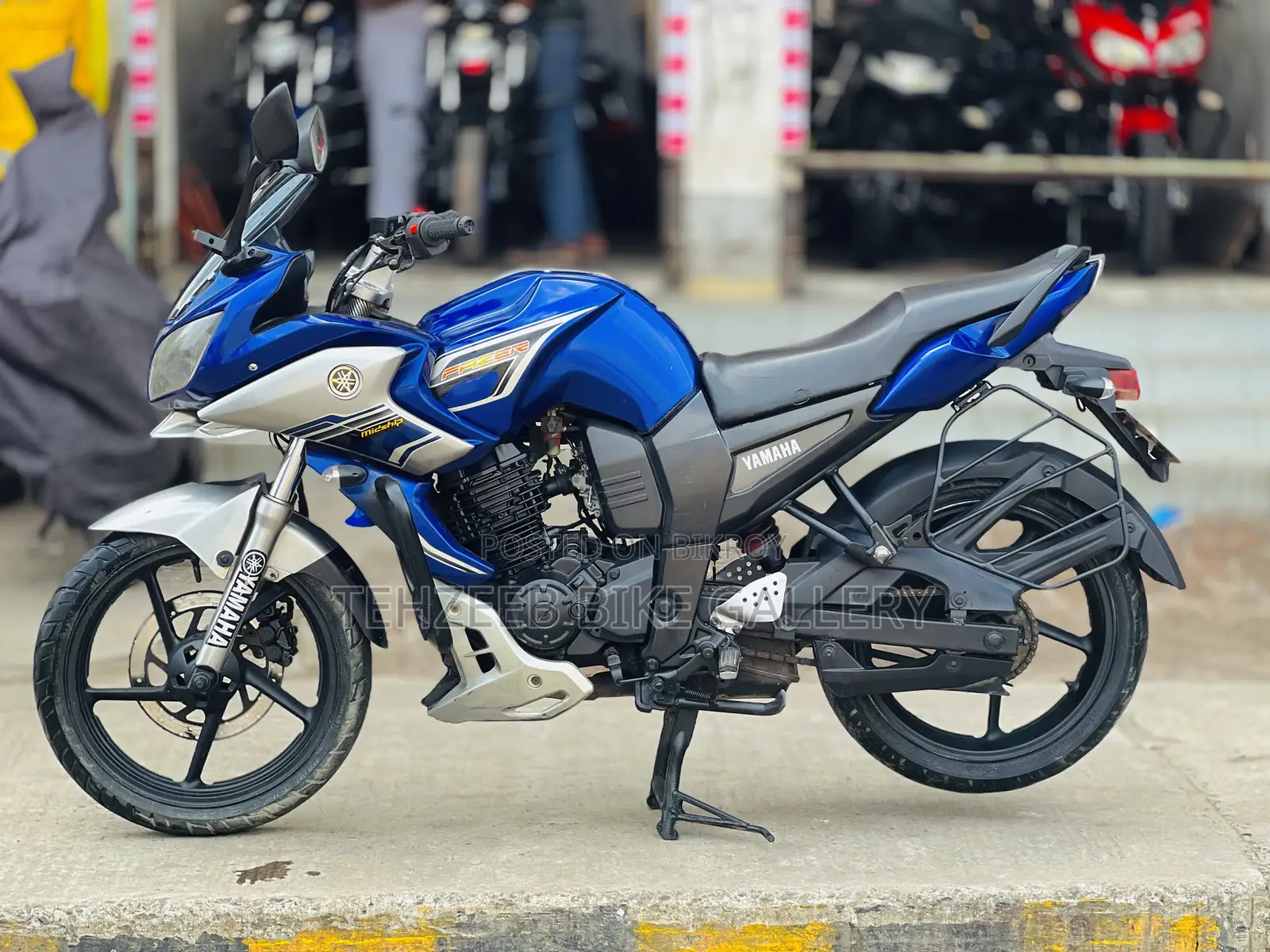 ইয়ামাহা ফাজার ভি১ ২০১৪ ব্লু
