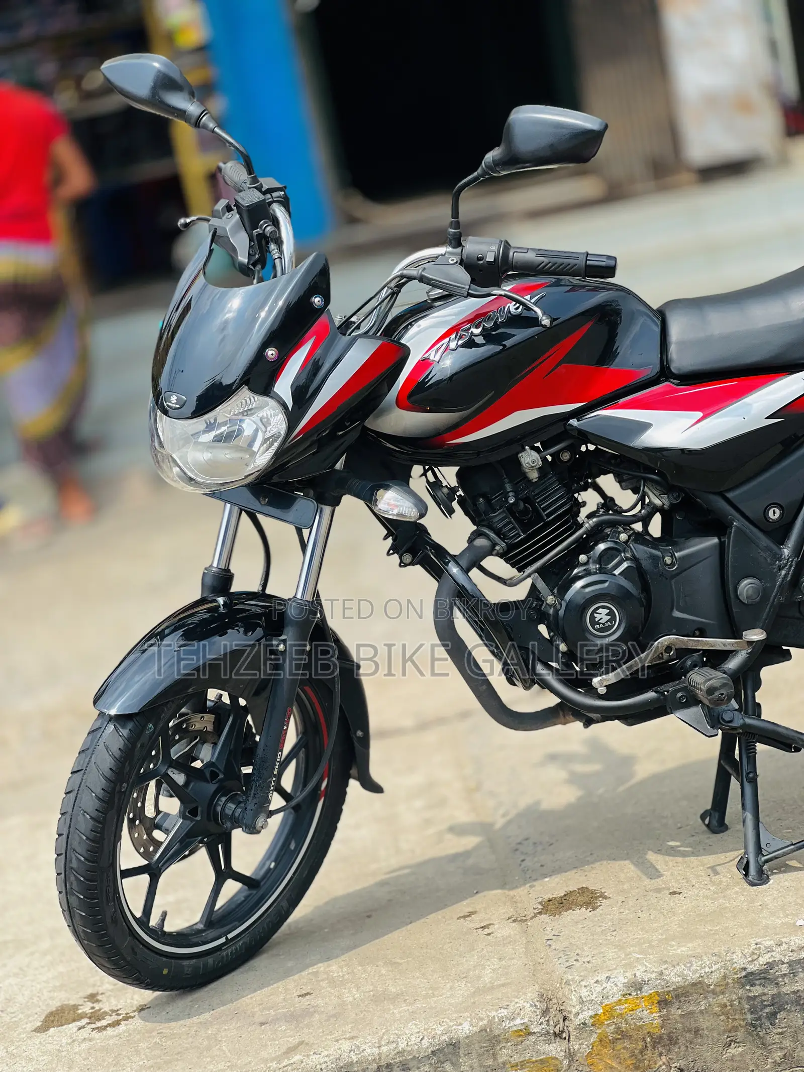 Bajaj Discover 125 2021 Black
