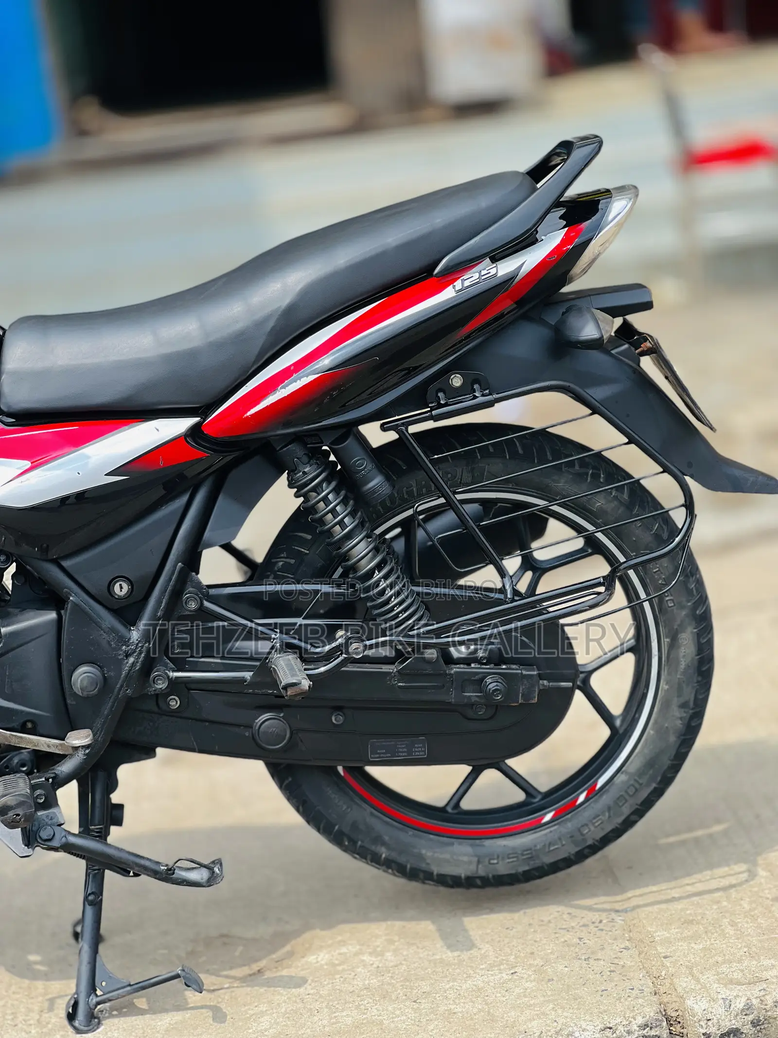 Bajaj Discover 125 2021 Black