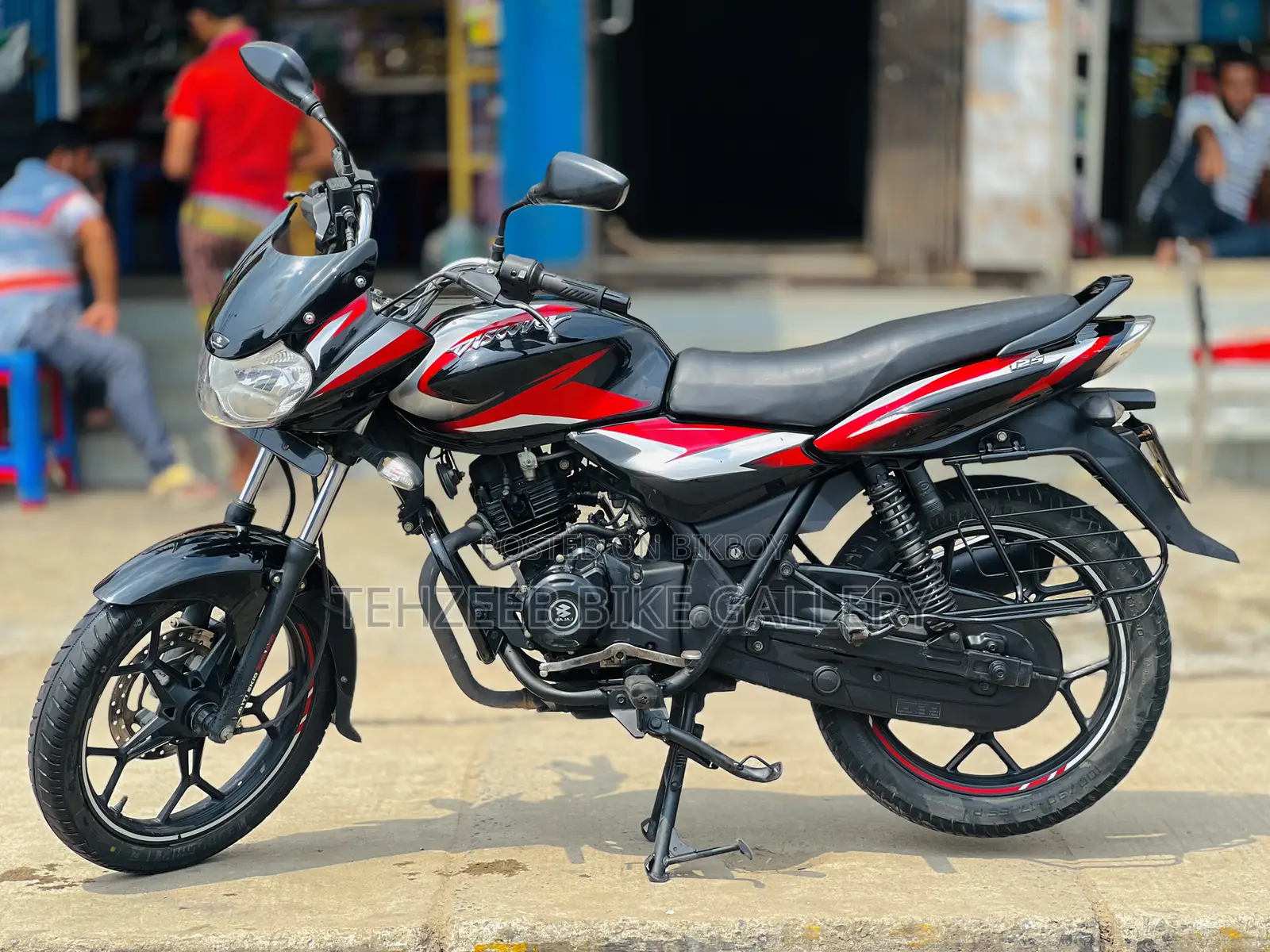 Bajaj Discover 125 2021 Black