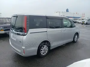 টয়োটা নোয়া ২০২১ সিলভার
