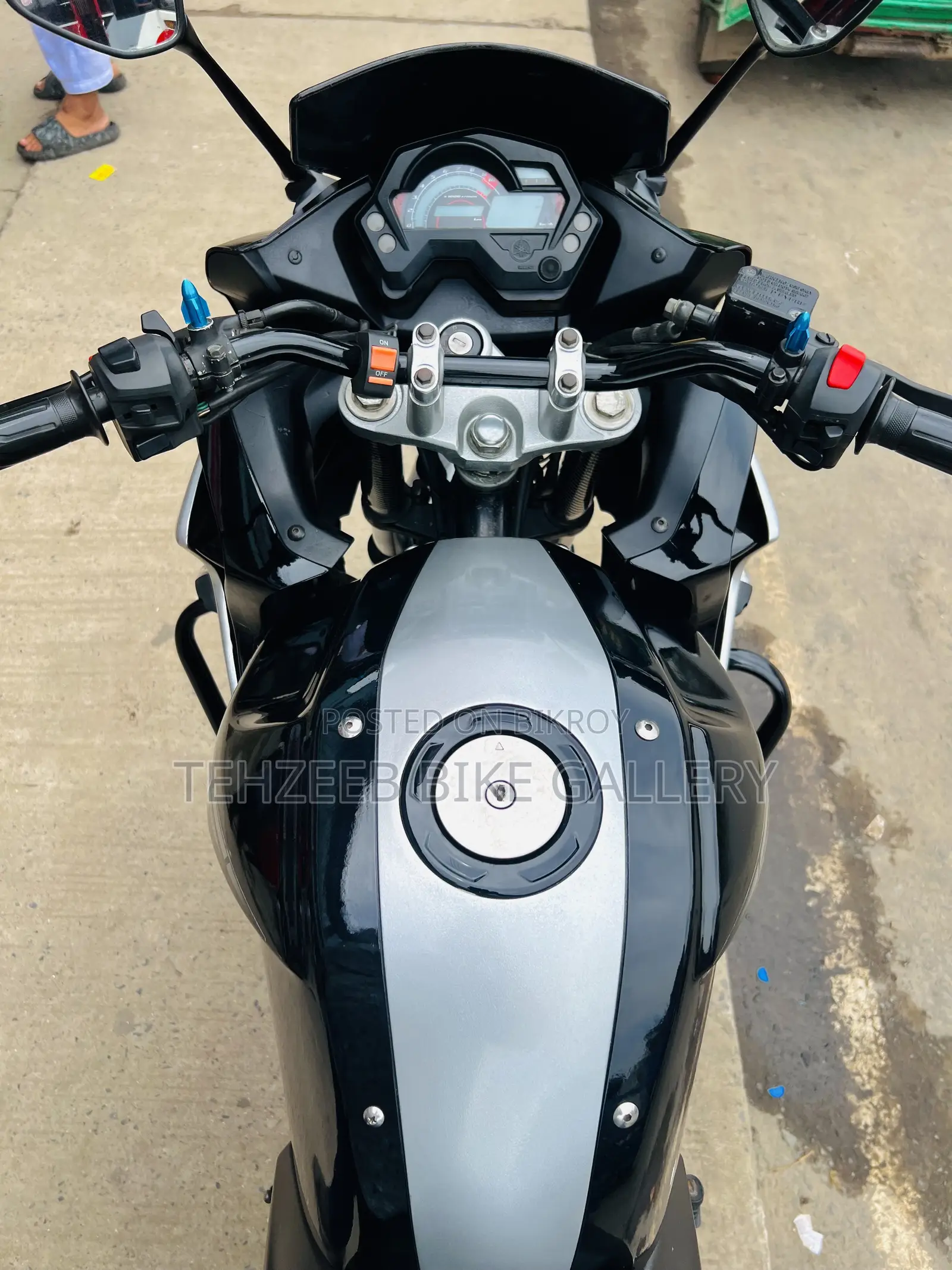 যমাহা ফেজার ভি১ ২০১৪ কালো