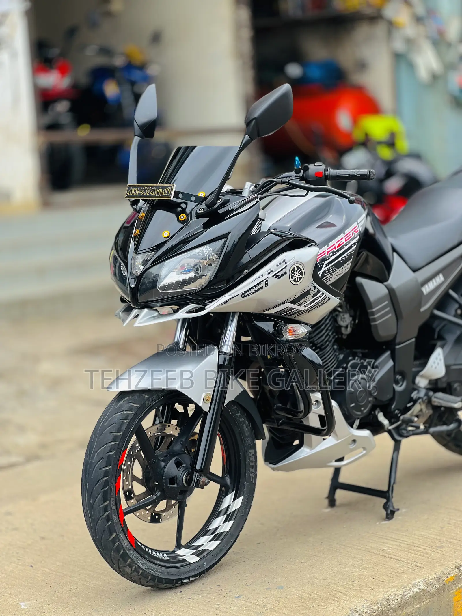 যমাহা ফেজার ভি১ ২০১৪ কালো