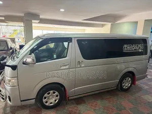 Toyota HiAce 2014 Silver