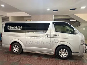Toyota HiAce 2014 Silver