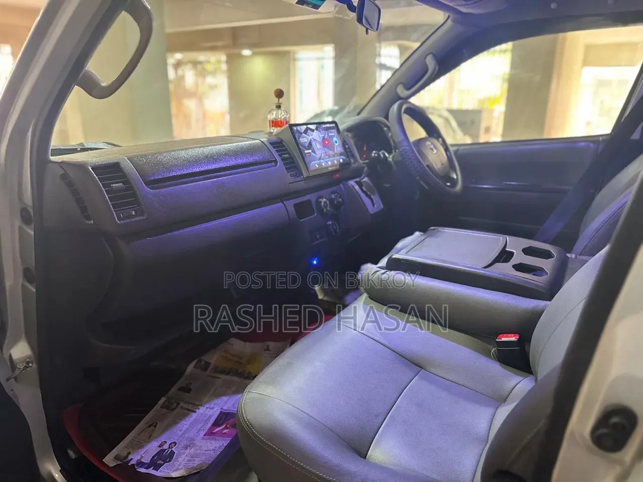 Toyota HiAce 2014 Silver