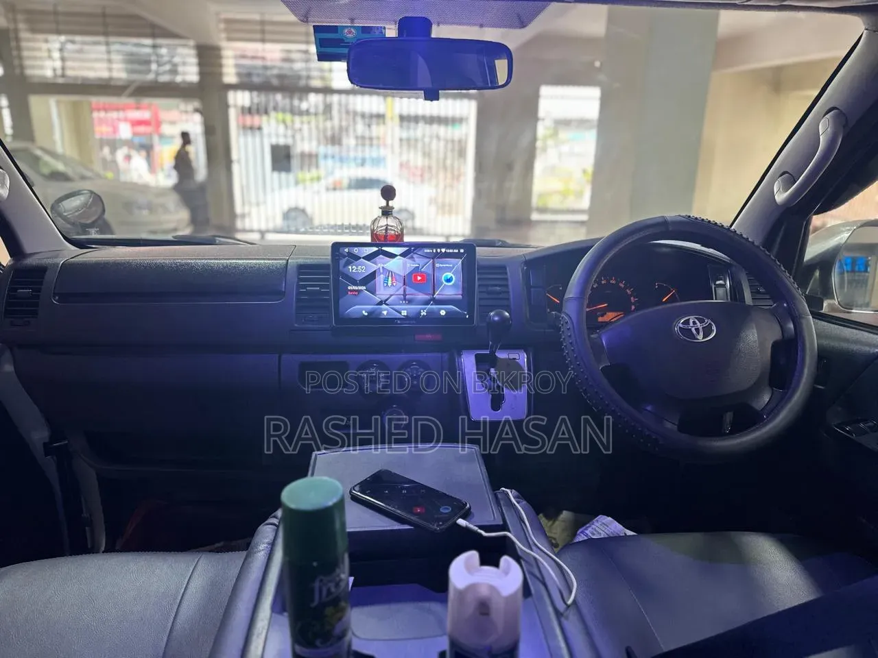 Toyota HiAce 2014 Silver