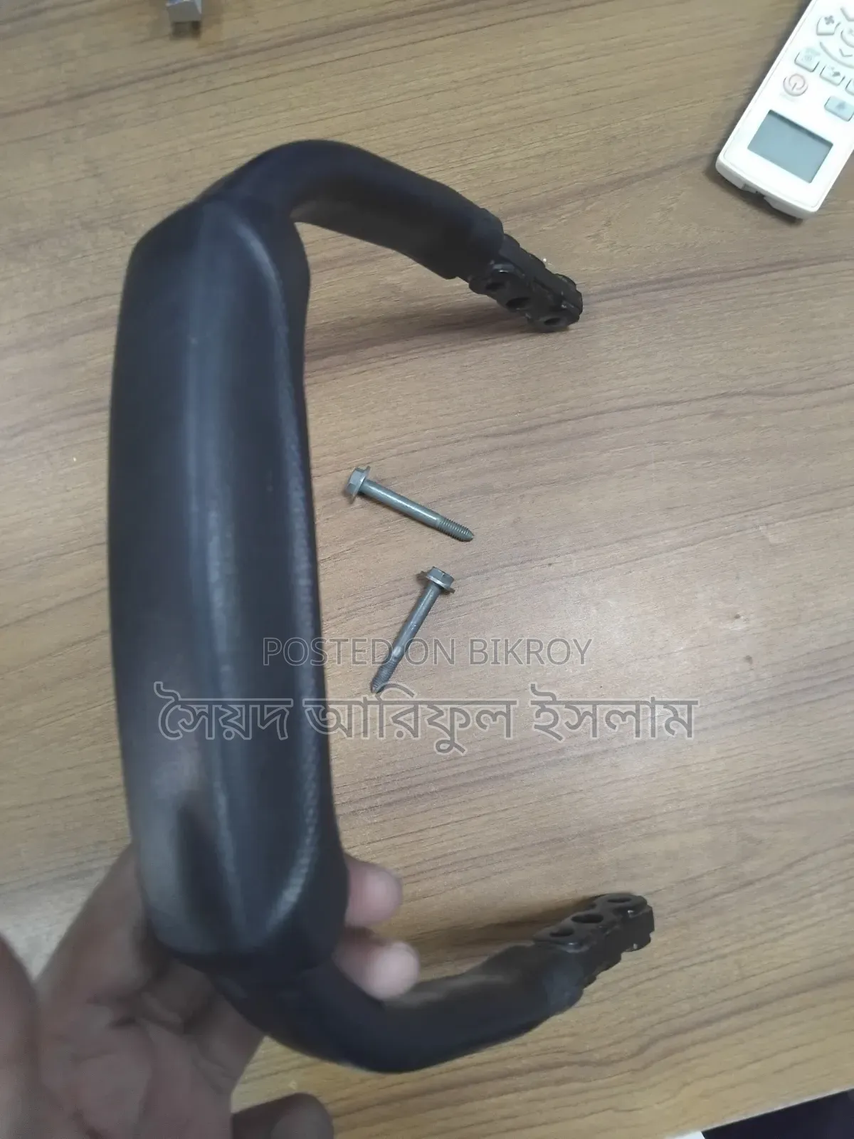 Bajaj Avenger 160 Stock Backrest