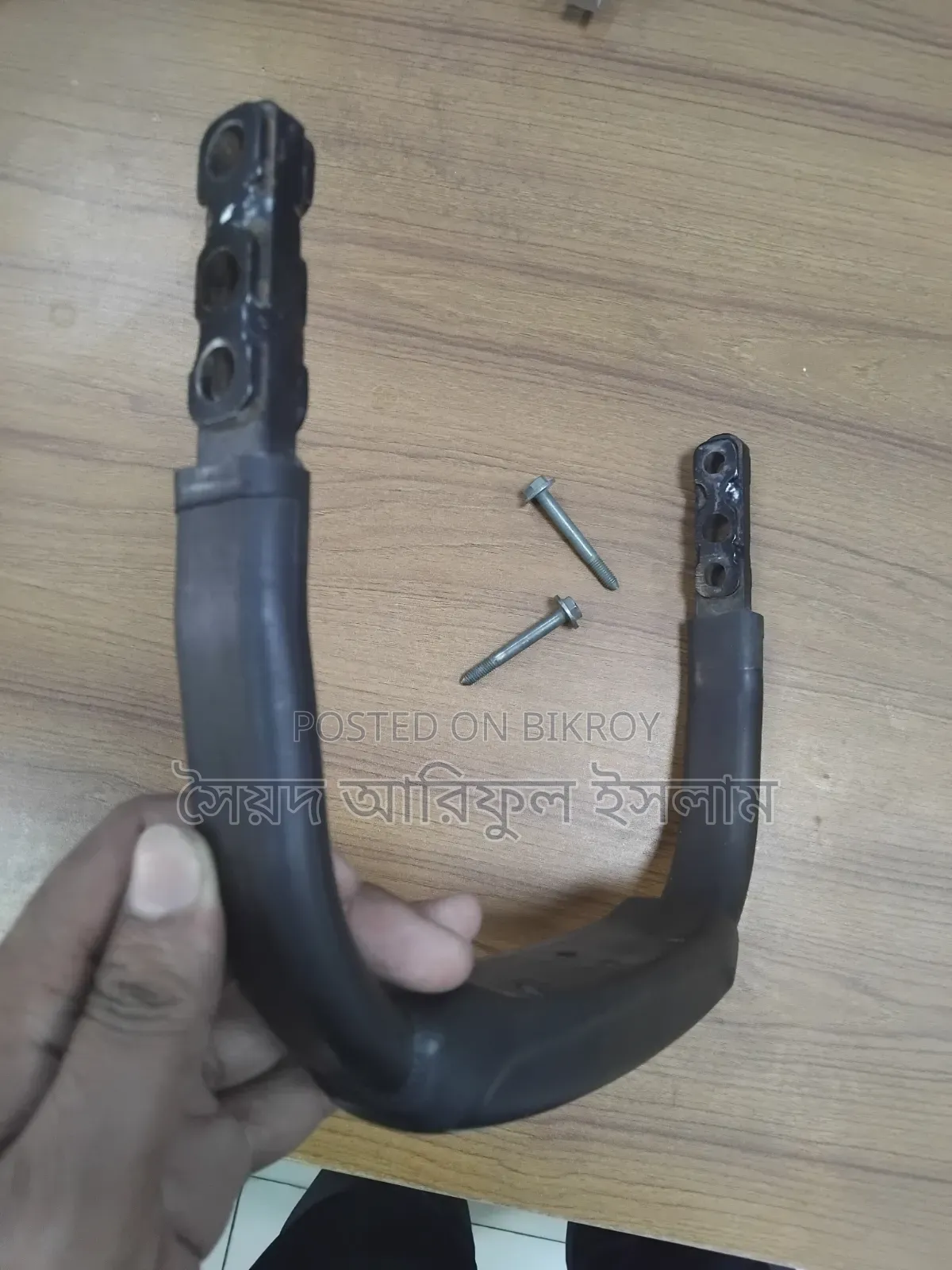 Bajaj Avenger 160 Stock Backrest