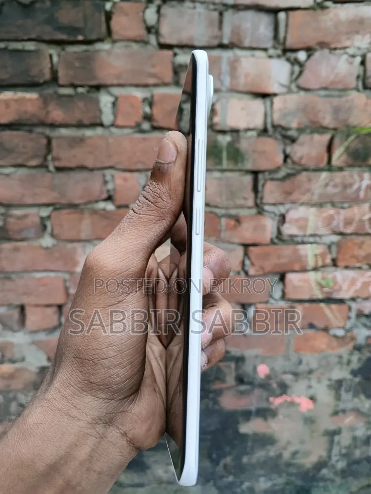 টেকনো পোভা স্লিম ৫জি ২৫৬ জিবি সাদা
