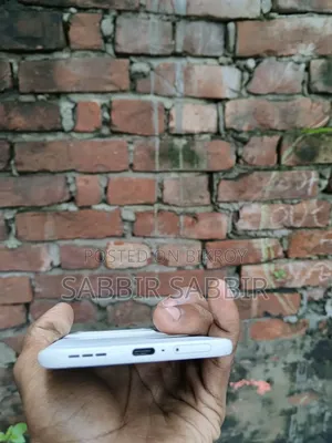 টেকনো পোভা স্লিম ৫জি ২৫৬ জিবি সাদা