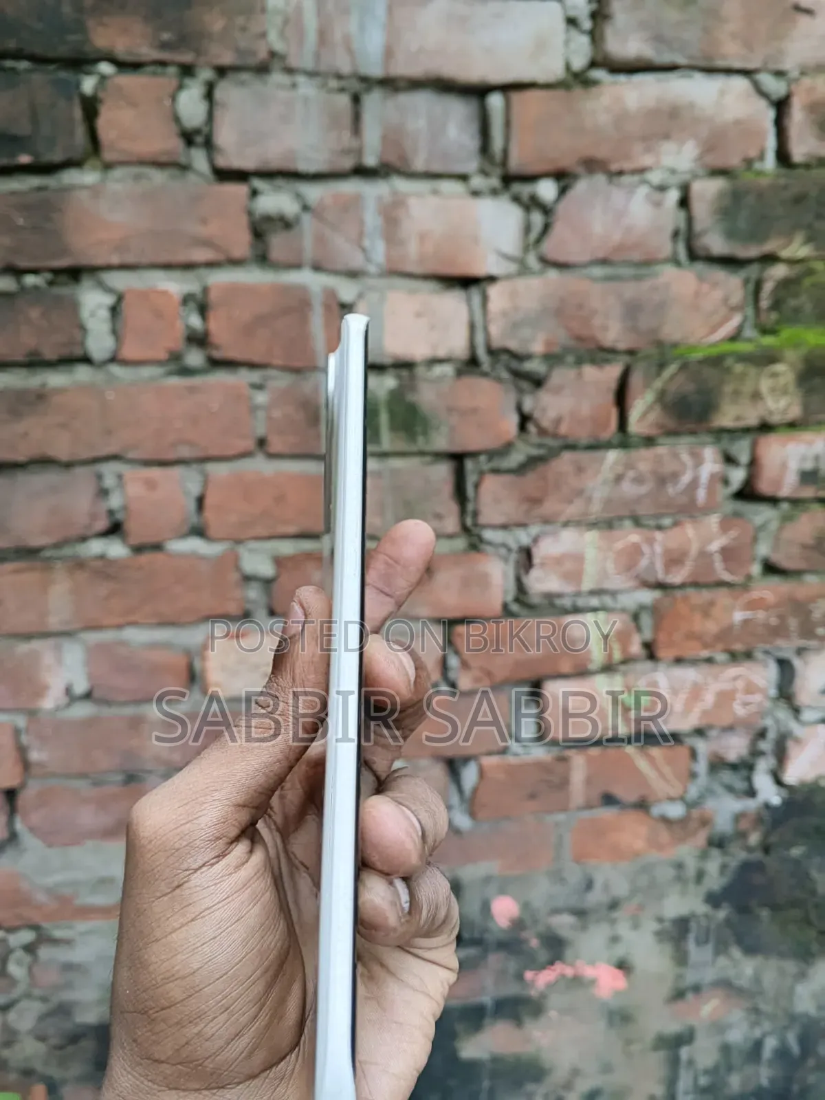 টেকনো পোভা স্লিম ৫জি ২৫৬ জিবি সাদা