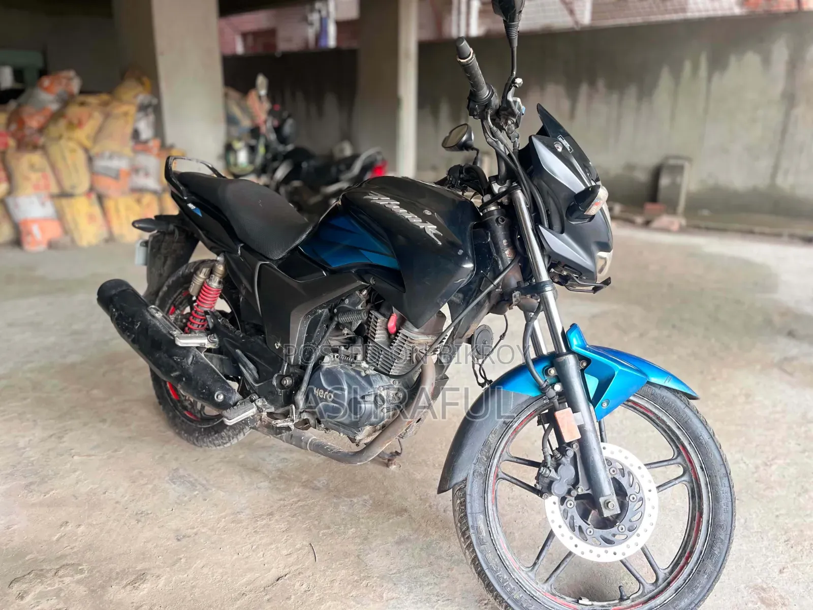 Hero Hunk 2022 Black