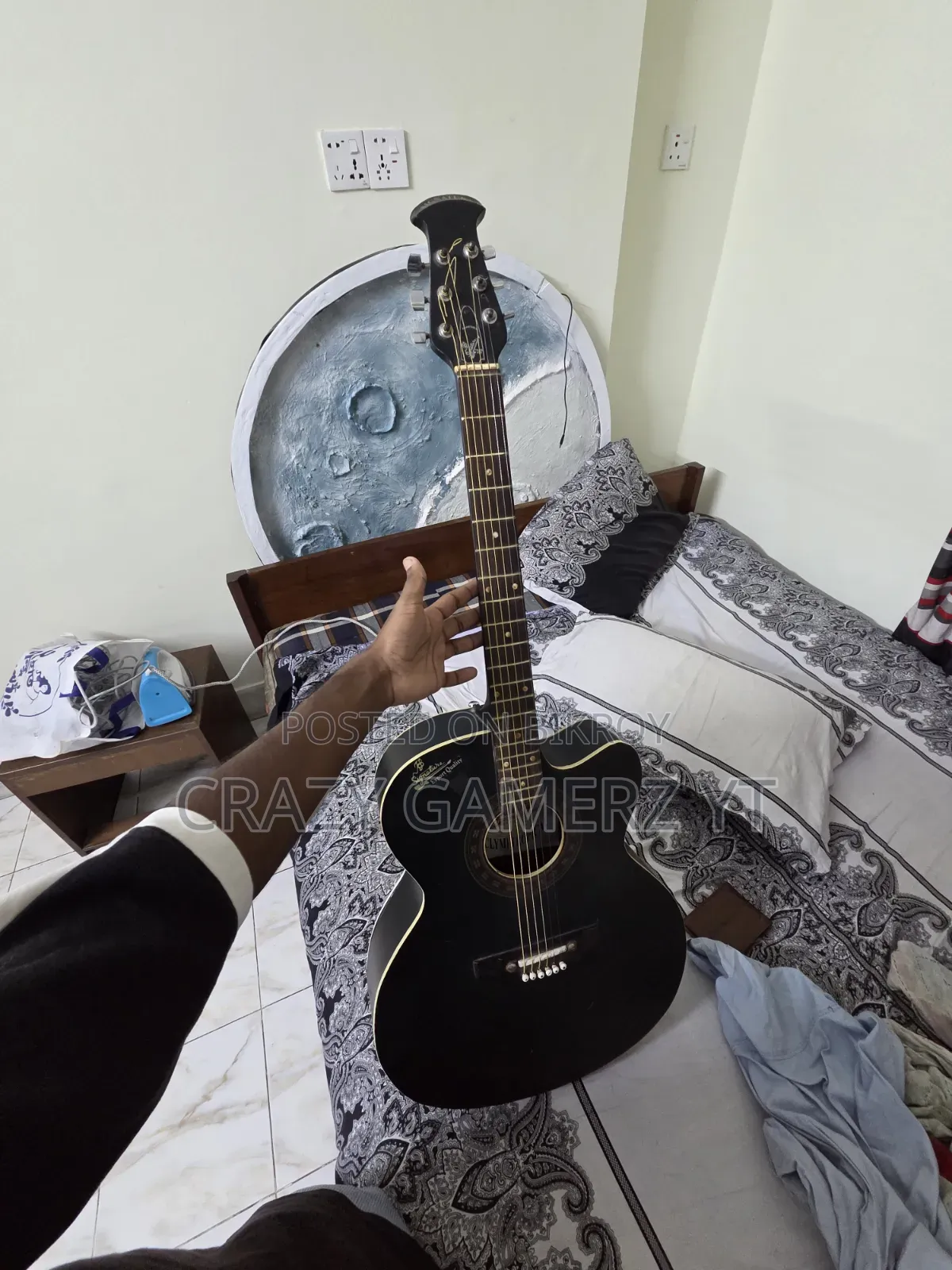 গিটার বিক্রয়