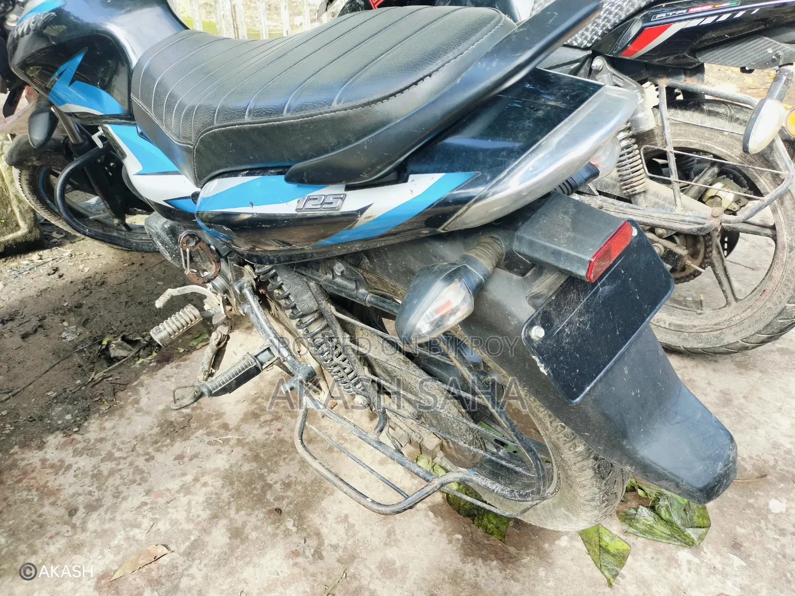 বাজাজ ডিসকভার ১২৫ ২০২৪ ব্লু