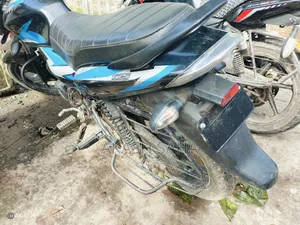 বাজাজ ডিসকভার ১২৫ ২০২৪ ব্লু