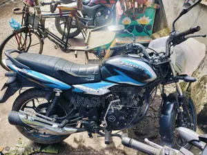 বাজাজ ডিসকভার ১২৫ ২০২৪ ব্লু