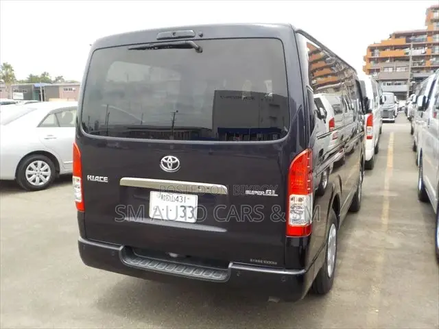 Toyota HiAce 2021 Black