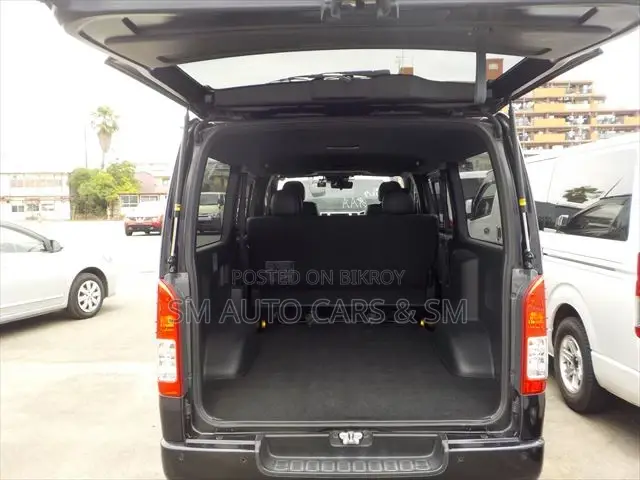 Toyota HiAce 2021 Black