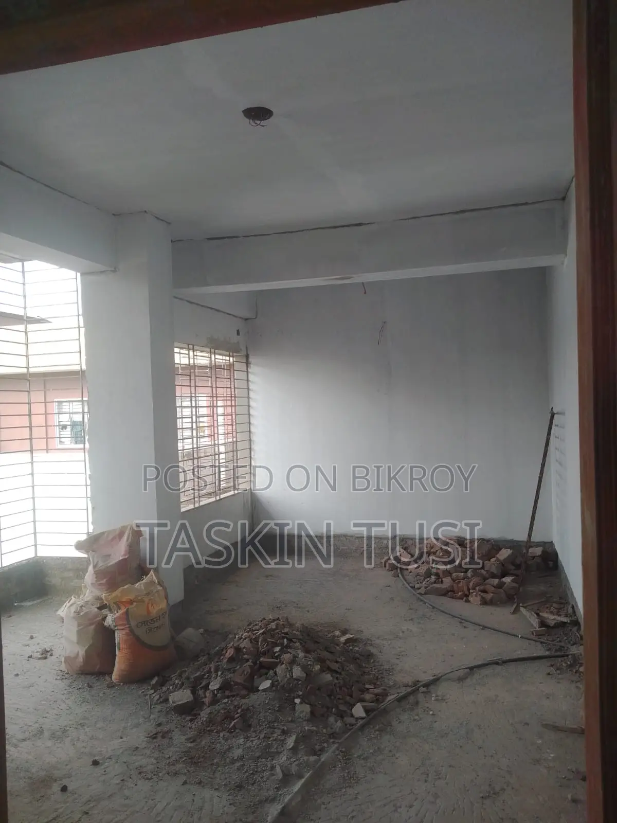 5bdrm Duplex in যাত্রাবাড়ী মডেল টাউন, Jatrabari for sale