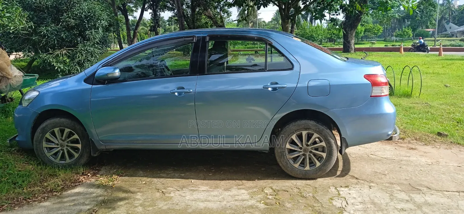 Toyota Belta 2011 Blue