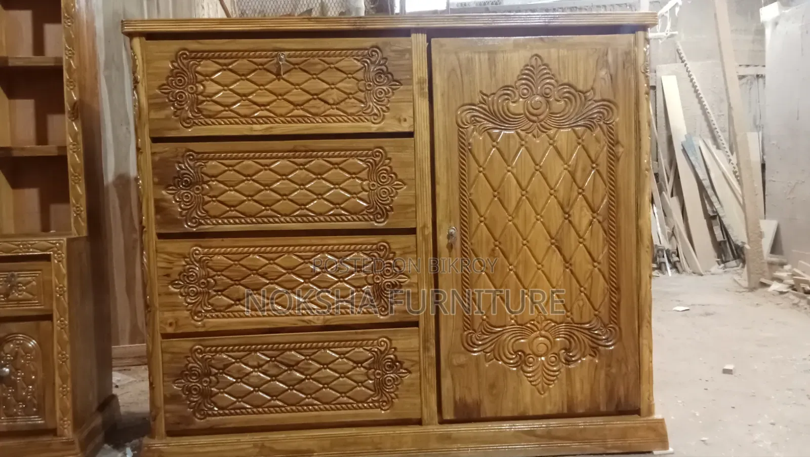 চিটাগাং সেগুন কাঠের ওয়ারড্রব
