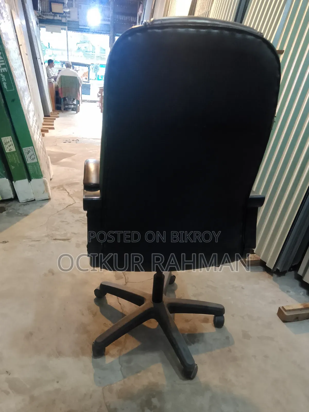 Cushioned Chair