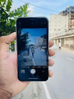 অ্যাপল আইফোন এক্সআর ৬৪ জিবি হোয়াইট