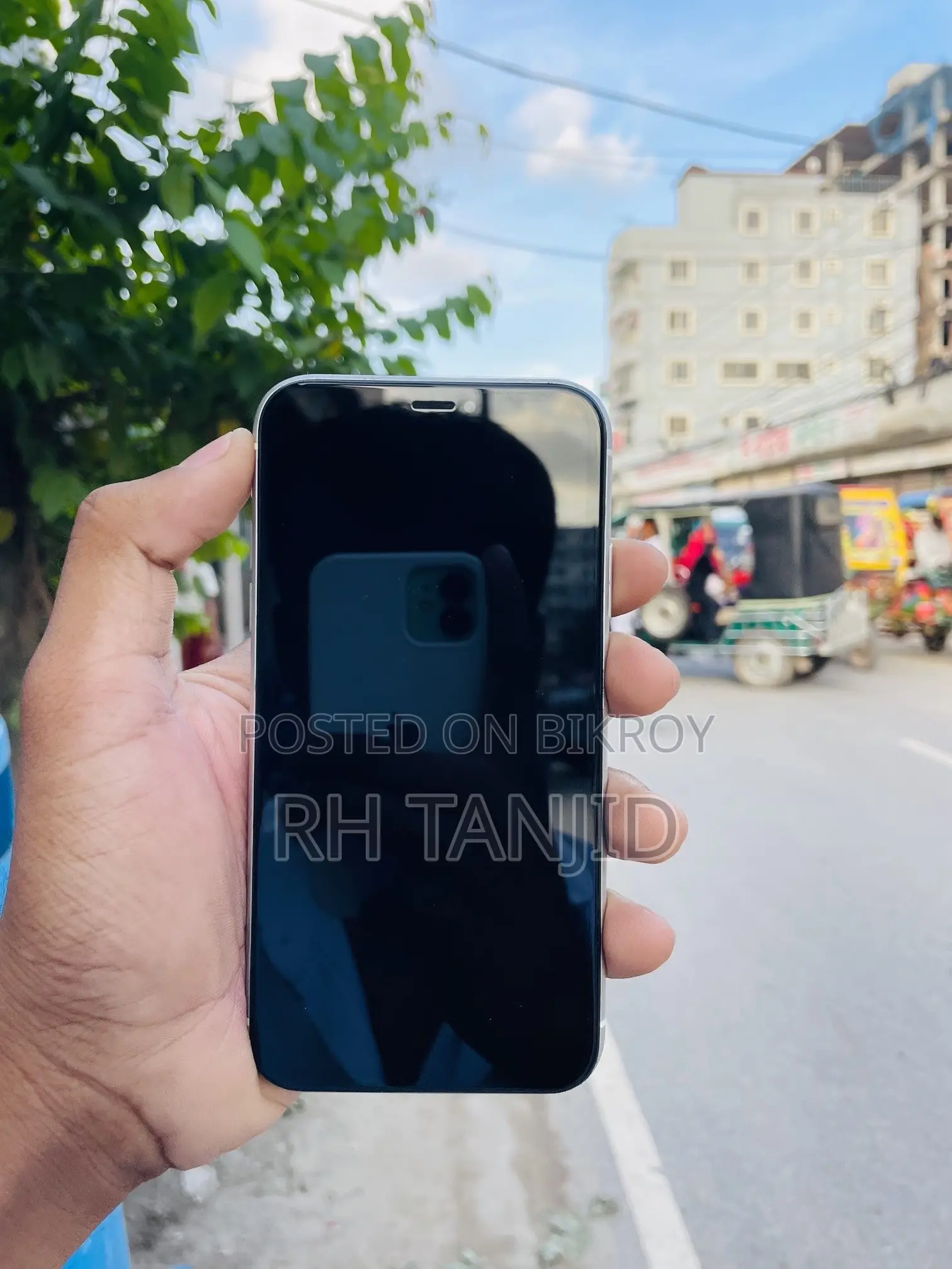 অ্যাপল আইফোন এক্সআর ৬৪ জিবি হোয়াইট