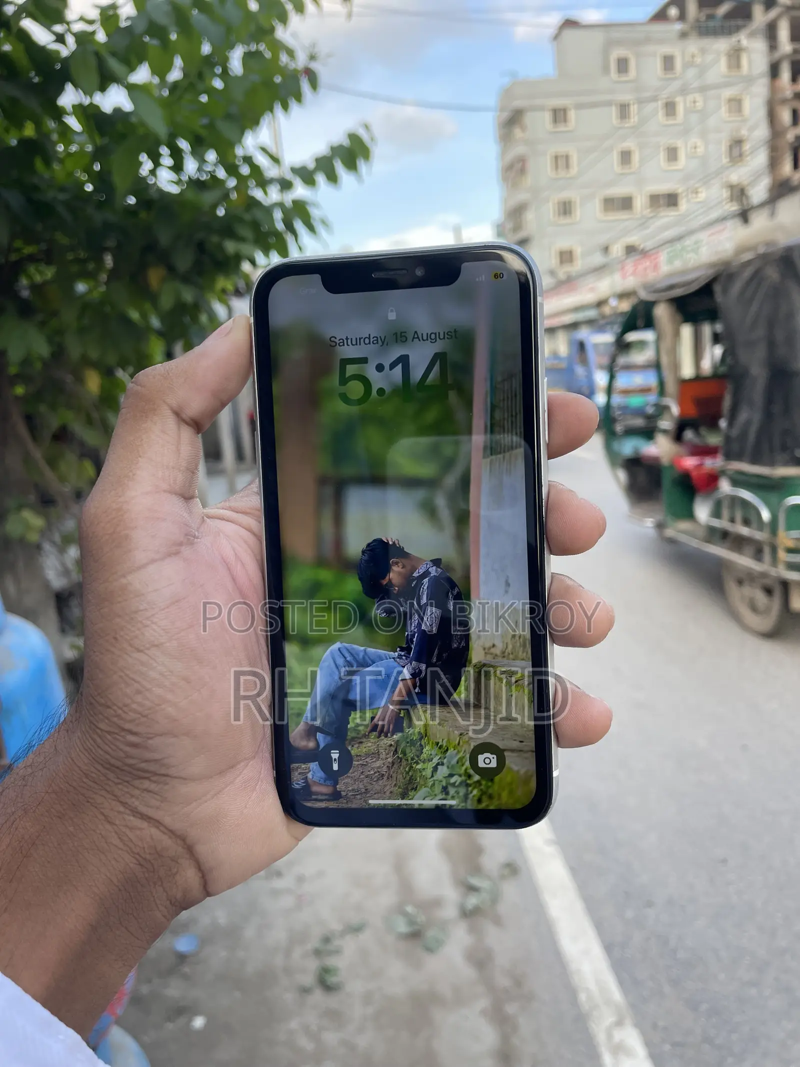 অ্যাপল আইফোন এক্সআর ৬৪ জিবি হোয়াইট