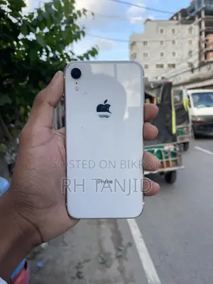 অ্যাপল আইফোন এক্সআর ৬৪ জিবি হোয়াইট