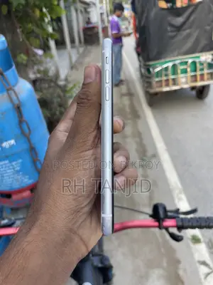 অ্যাপল আইফোন এক্সআর ৬৪ জিবি হোয়াইট