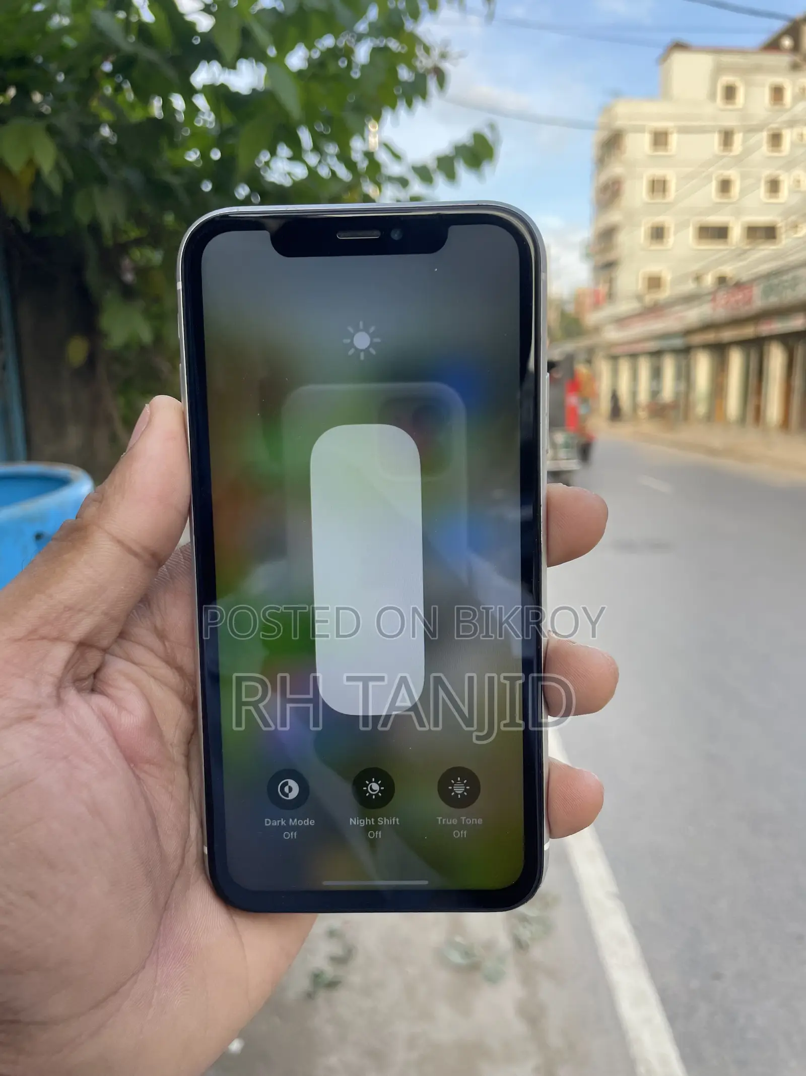 অ্যাপল আইফোন এক্সআর ৬৪ জিবি হোয়াইট