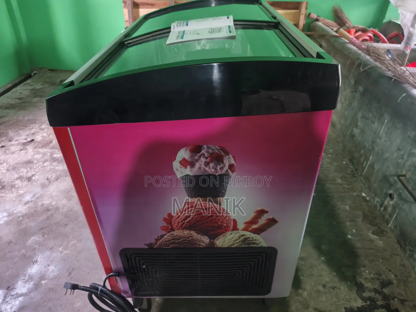 270 L Ice Walton Freezer