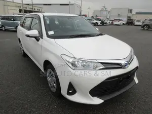 Toyota Corolla Fielder 1.5 Hybrid FWD 2021 White