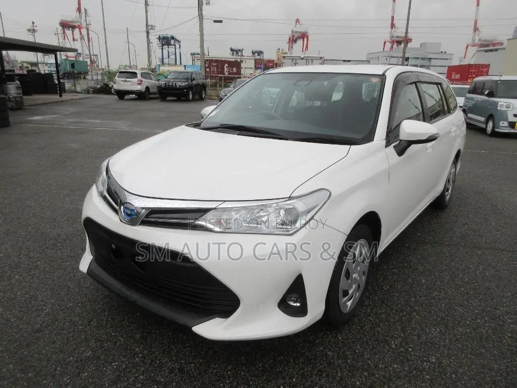 Toyota Corolla Fielder 1.5 Hybrid FWD 2021 White