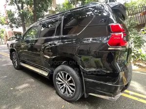 Toyota Land Cruiser Prado 2019 Black