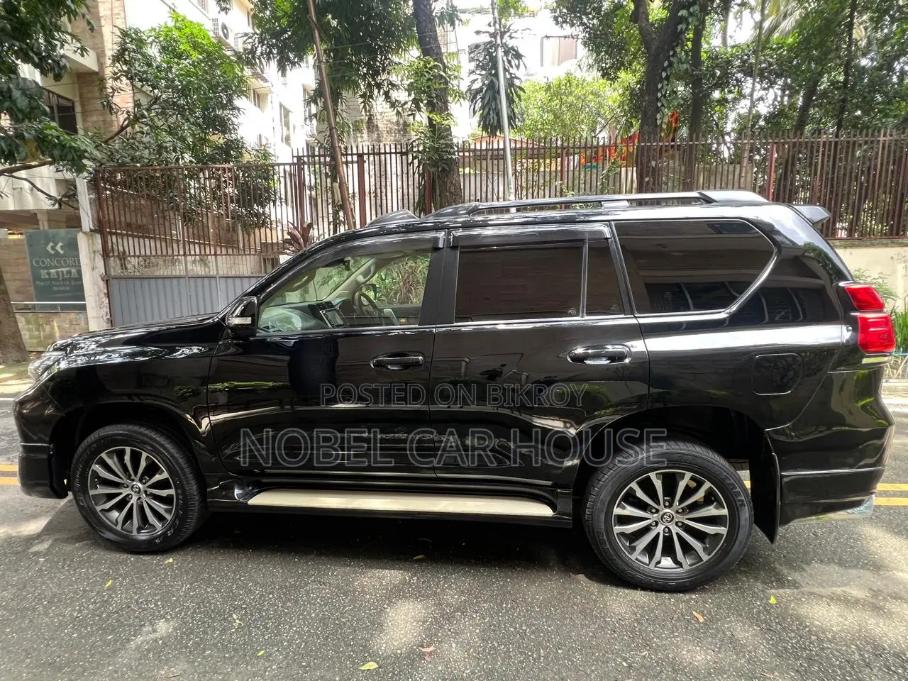Toyota Land Cruiser Prado 2019 Black
