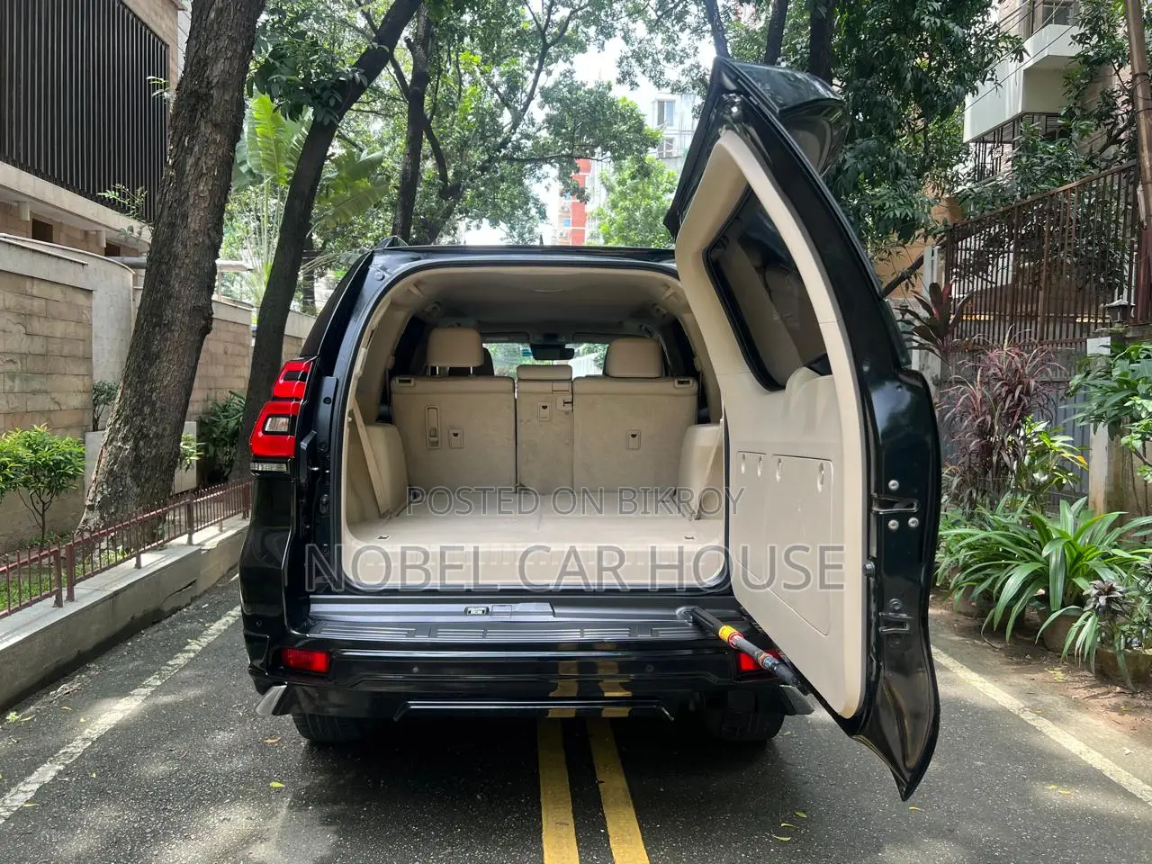 Toyota Land Cruiser Prado 2019 Black