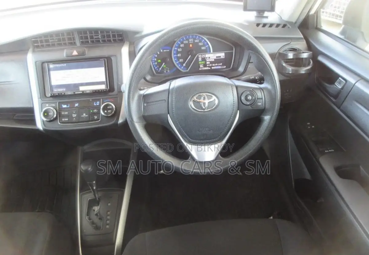 Toyota Corolla Fielder 2021 White