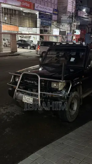 টয়োটা ল্যান্ড ক্রুজার প্রাডো ৩.০ ডি ১৯৮৯ কালো