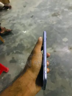 Apple iPhone 11 64 GB Purple