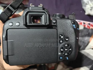 Canon EOS 800D (Rebel T7i)